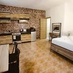 Joseph Village Apartment *