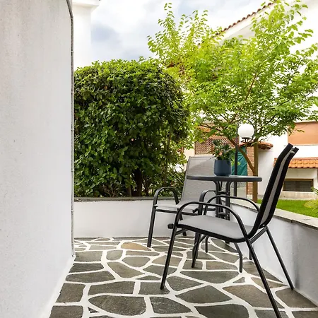 Joseph Village Apartment Fourka